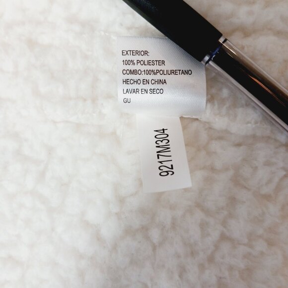 Cremieux, Sherpa Vest with Brown Faux Leather Trim, Size Small, Soft and Light - Picture 10 of 11